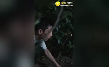 【小镇上的熟母露出俱乐部】第1集